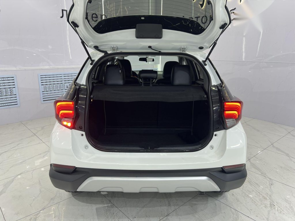 Toyota YARiS L 2022 Модель YARiS X 1.5L CVT Premium Edition - Huishida Trading