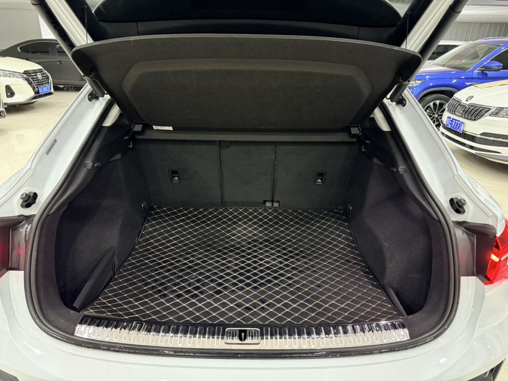 Audi Q3 2020 35 TFSI Progressive Dynamic - Huishida Trading