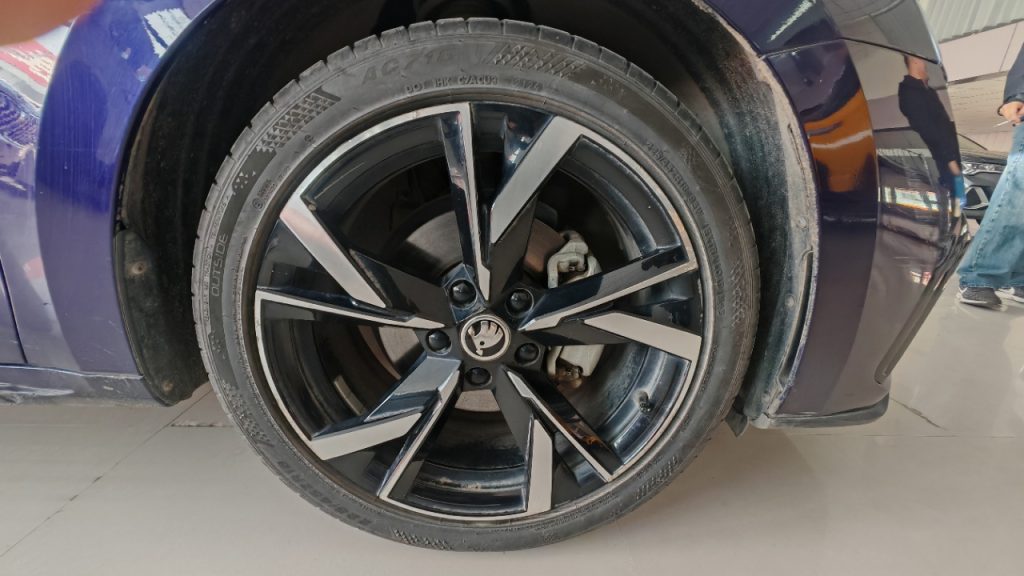 Skoda Octavia 2021 модельный год PRO TSI280 DSG Prestige Edition - Huishida Trading