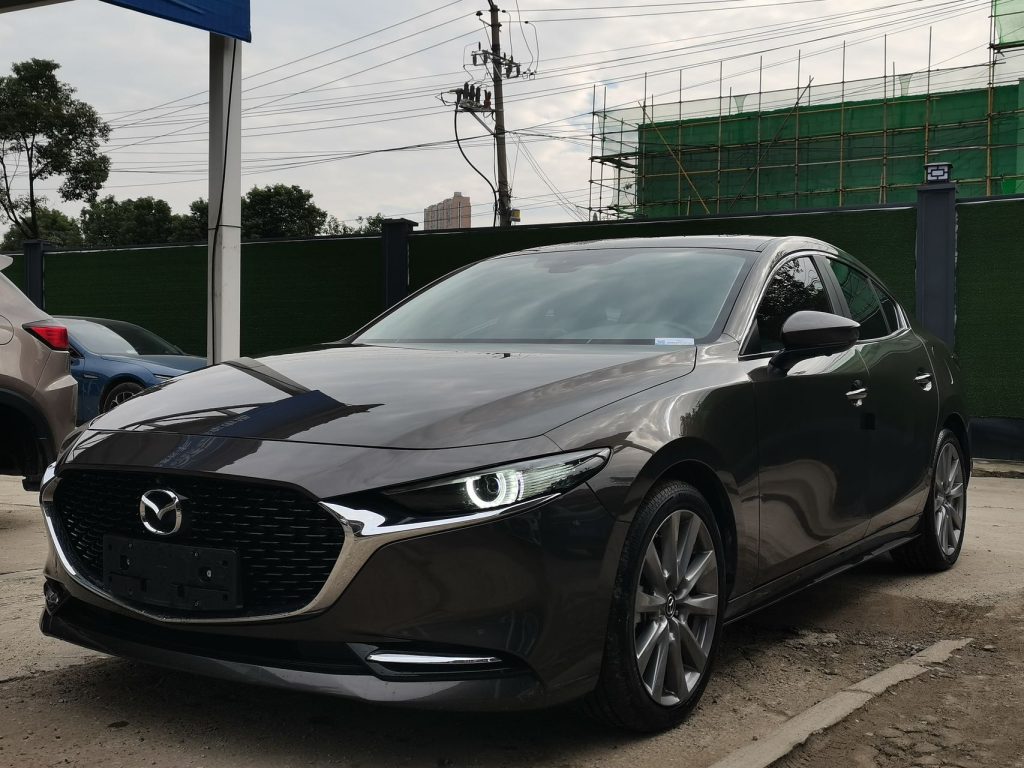 Mazda3 Axela Модель 2021 года, 2,0 л, автоматическая коробка передач, версия Premium Edition. - Huishida Trading
