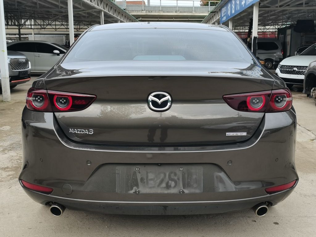 Mazda3 Axela Модель 2021 года, 2,0 л, автоматическая коробка передач, версия Premium Edition. - Huishida Trading