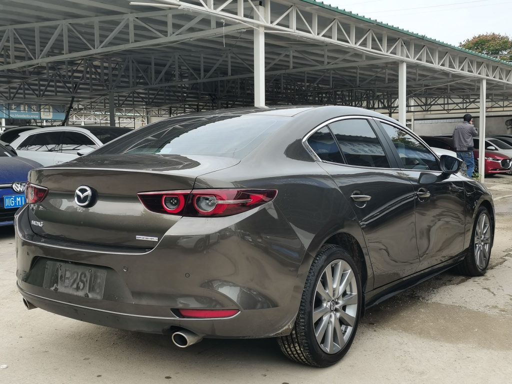 Mazda3 Axela Модель 2021 года, 2,0 л, автоматическая коробка передач, версия Premium Edition. - Huishida Trading