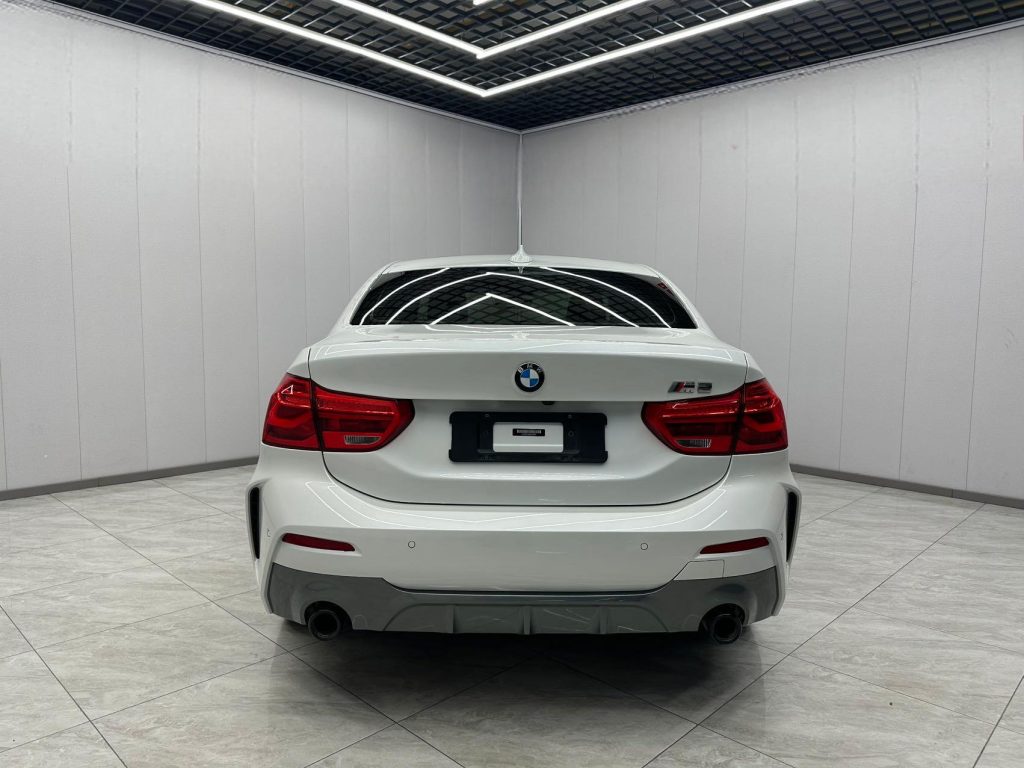 BMW 1 серии 2022 120i M Sport Night Edition - Huishida Trading