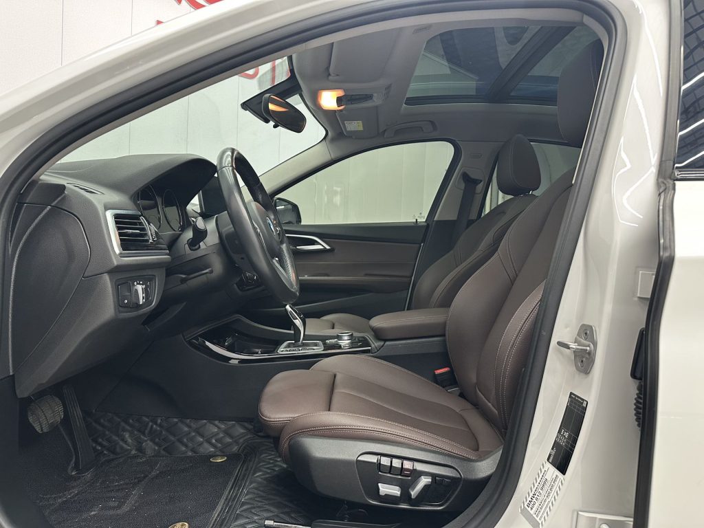 BMW 1 серии 2022 120i M Sport Night Edition - Huishida Trading