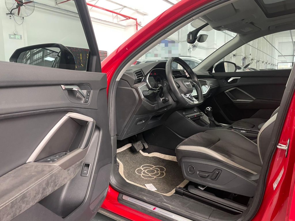 Audi Q3 2022 года 35 TFSI Sportline National VI - Huishida Trading