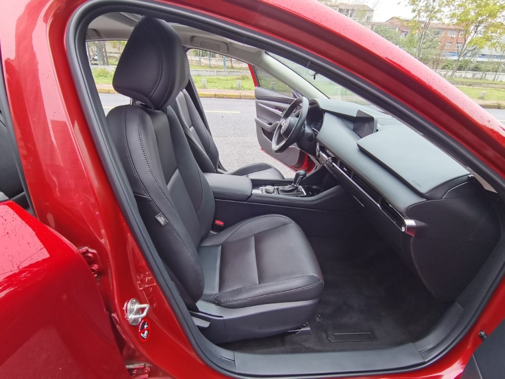 Mazda3 Axela Модель 2021 года, 2,0 л, автоматическая коробка передач, версия Elegance Edition. - Huishida Trading