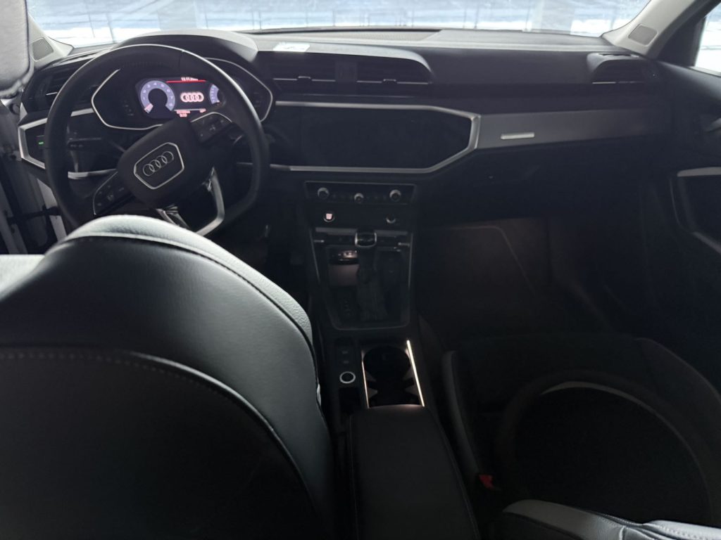 Audi Q3 2021 35 TFSI Sportline - Huishida Trading