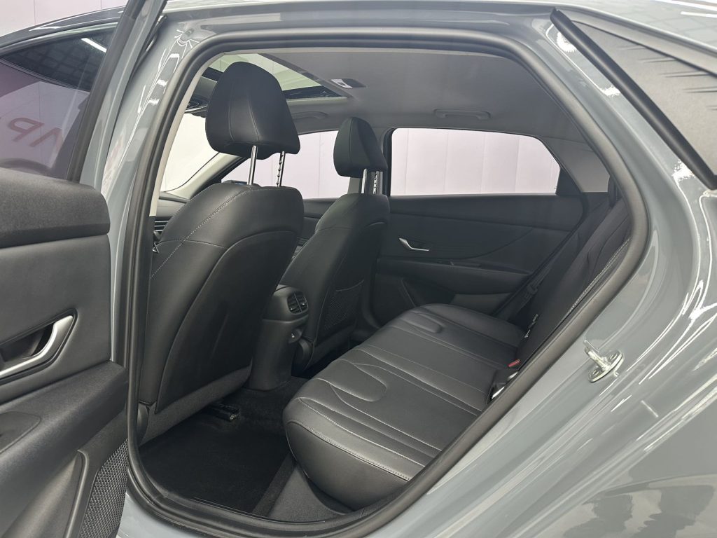 Hyundai Elantra 2022 1.5L CVT LUX Premium Edition - Huishida Trading