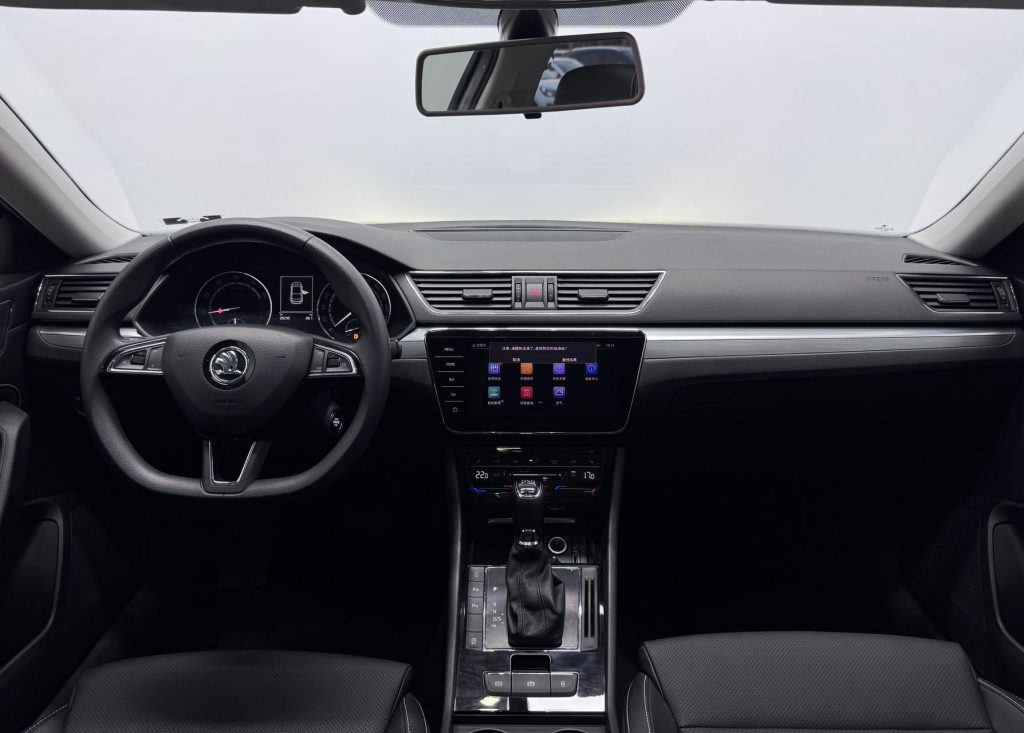 ŠKODA Superb 2021 модельного года TSI280 DSG Comfort Edition - Huishida Trading