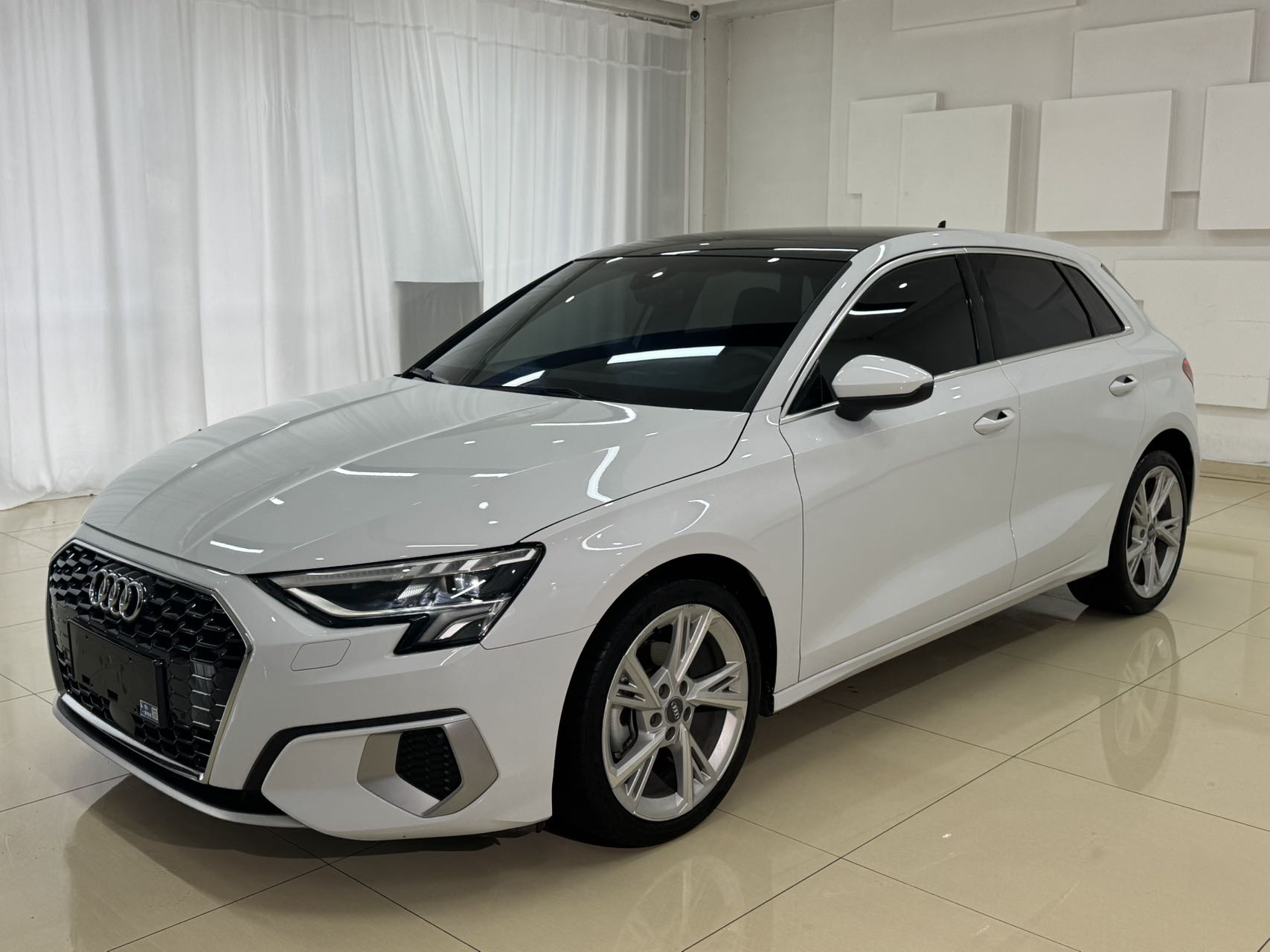 Audi A3  2022 Sportback 35 TFSI  Спортивный стиль