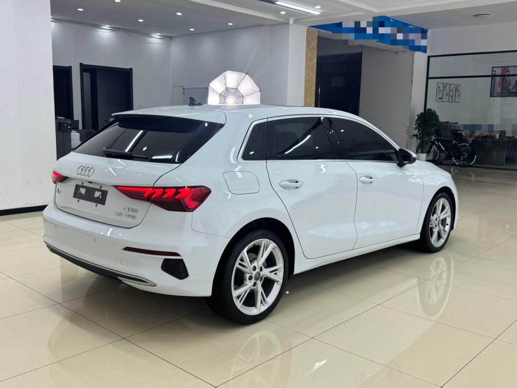 Audi A3 2022 Sportback 35 TFSI Спортивный стиль - Huishida Trading