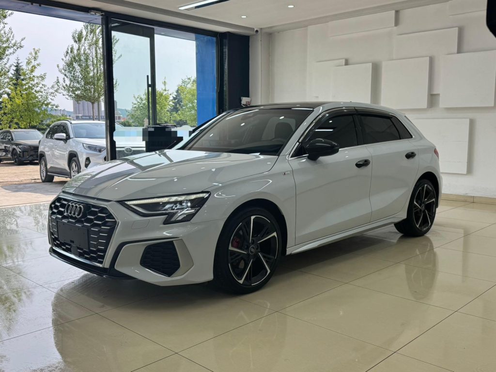 Audi A3 2022 Sportback 35 TFSI Спортивный стиль - Huishida Trading