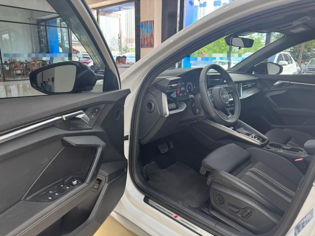 Audi A3 2022 Sportback 35 TFSI Спортивный стиль - Huishida Trading