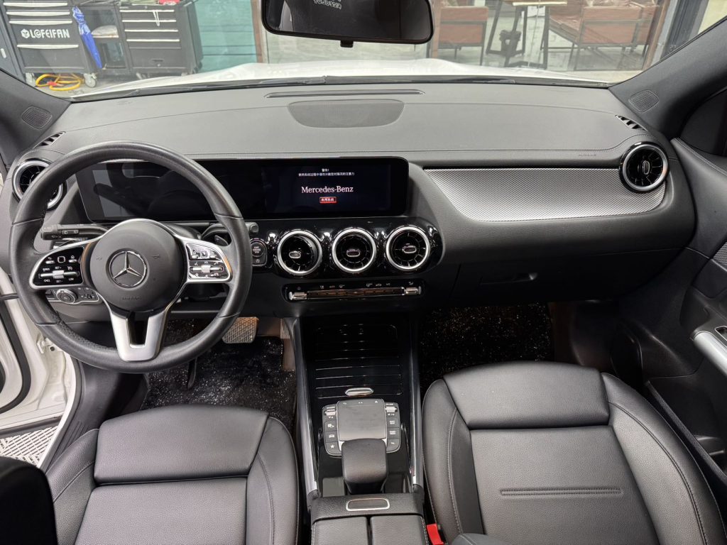 Mercedes-Benz GLA 2020 GLA 180 - Huishida Trading