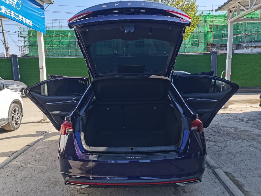 Skoda Octavia 2021 модельный год PRO TSI280 DSG Prestige Edition - Huishida Trading