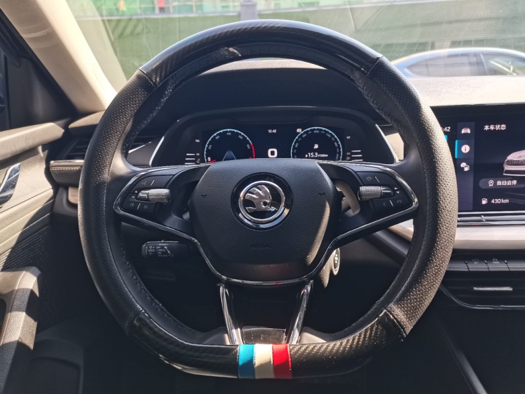 Skoda Octavia 2021 модельный год PRO TSI280 DSG Prestige Edition - Huishida Trading