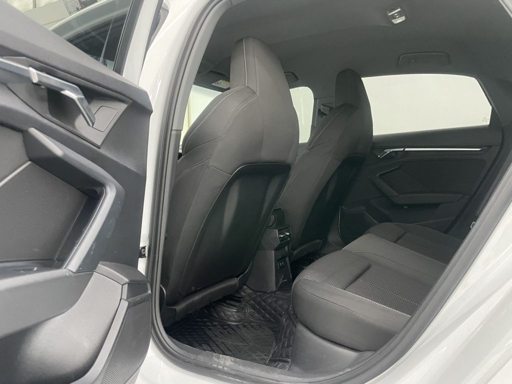 Audi A3 2022 A3L Limousine 35 TFSI Progressive Sport - Huishida Trading