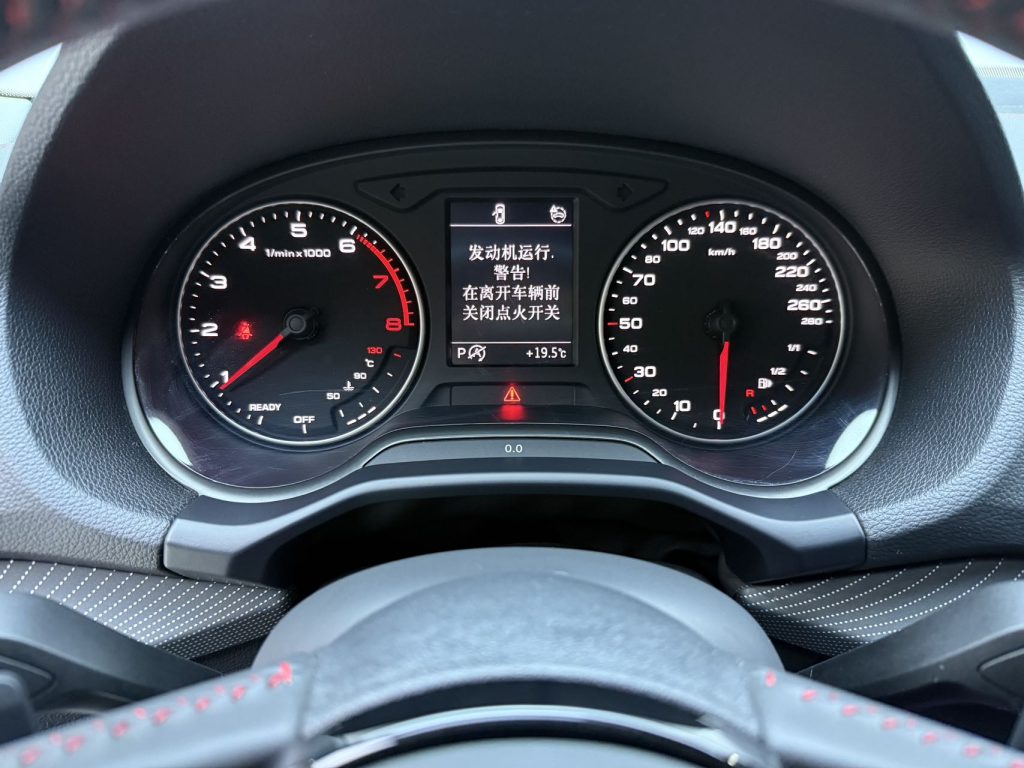 Audi Q2L 2022 Модель 35 TFSI RS Package Sport Edition - Huishida Trading