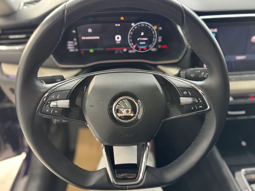 Skoda Octavia 2021 модельный год PRO TSI280 DSG Prestige Edition - Huishida Trading