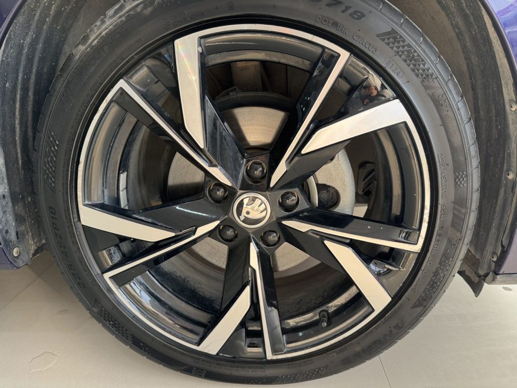 Skoda Octavia 2021 модельный год PRO TSI280 DSG Prestige Edition - Huishida Trading