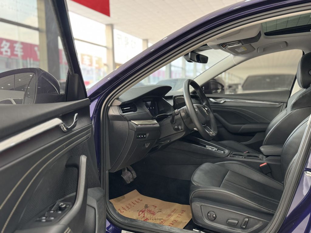 Skoda Octavia 2021 модельный год PRO TSI280 DSG Prestige Edition - Huishida Trading