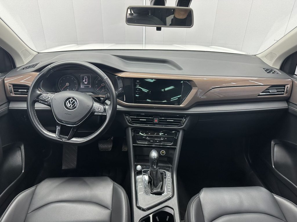 Volkswagen Tharu 2021 года 280TSI Comfort Edition Передний привод - Huishida Trading