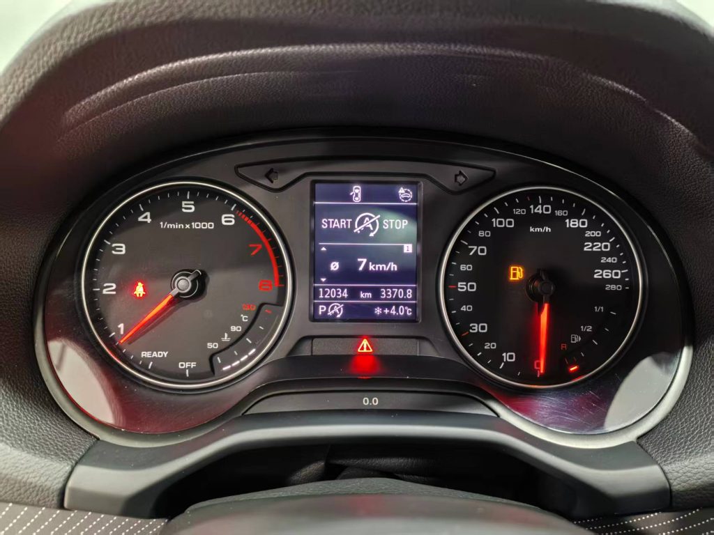 Audi Q2L 2022 года 35 TFSI Sportline - Huishida Trading