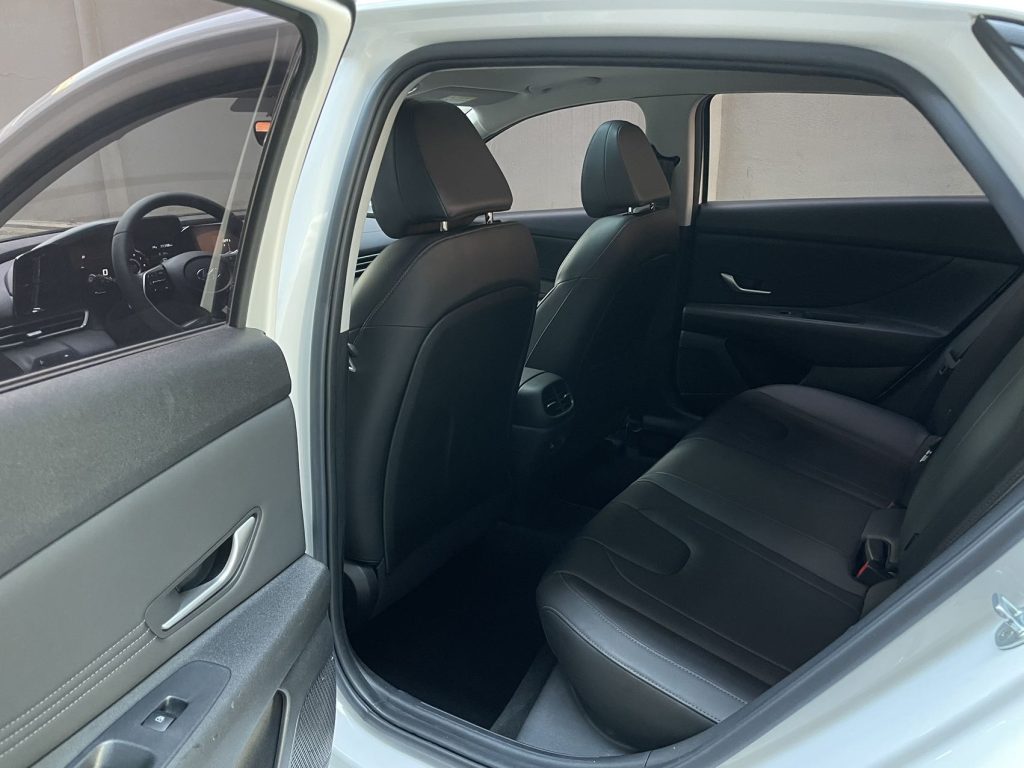 Hyundai Elantra 2022 Модель 1.5L CVT LUX Premium Edition - Huishida Trading