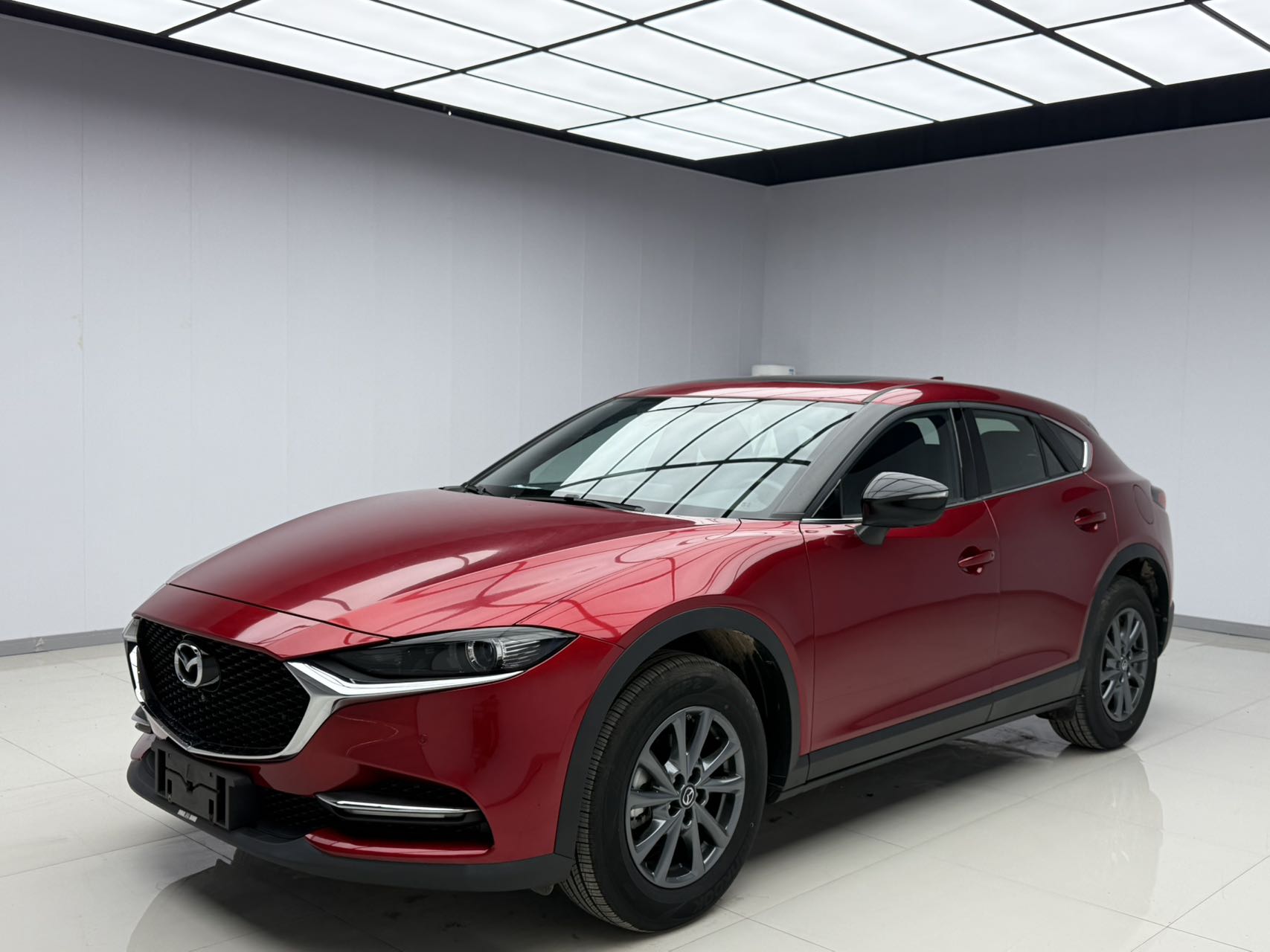 Mazda CX-4 Модель 2021 года, 2,0 л, автоматическая коробка передач, 2WD, версия SkyExplorer