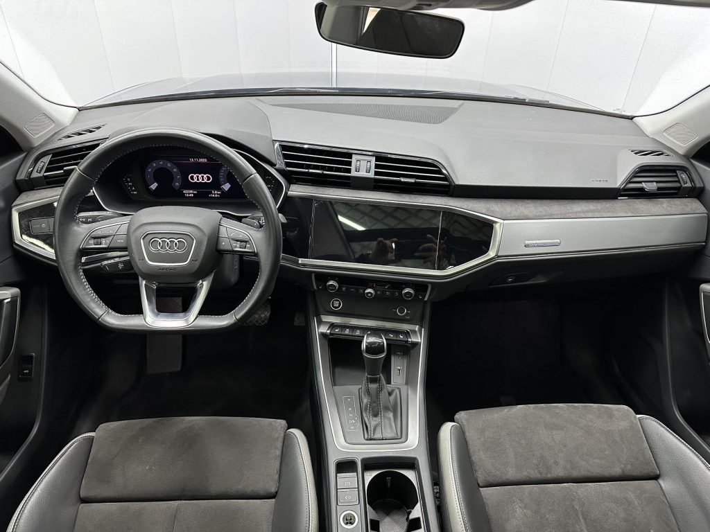 Audi Q3 2022 года 35 TFSI Sportline - Huishida Trading