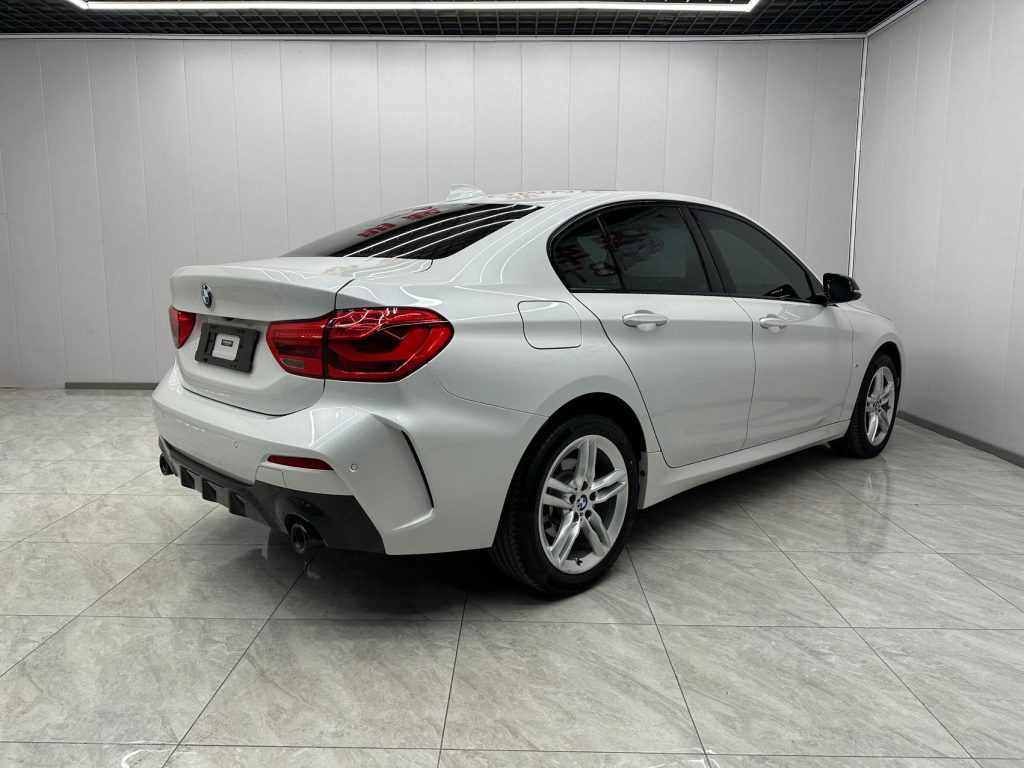 BMW 1 серии 2021 года с обновленным дизайном 120i M Sport Night Edition - Huishida Trading