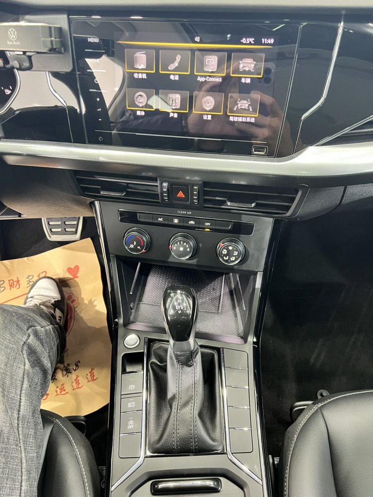 Volkswagen Passat 2022 280TSI Business Edition - Huishida Trading