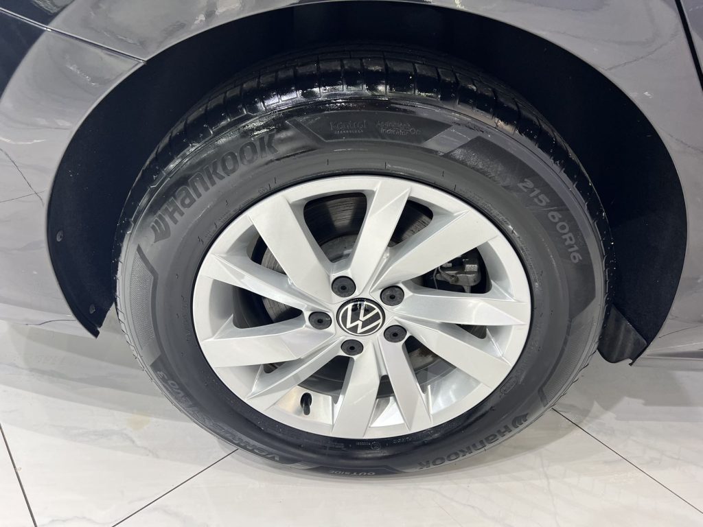 Volkswagen Passat 2022 280TSI Business Edition - Huishida Trading