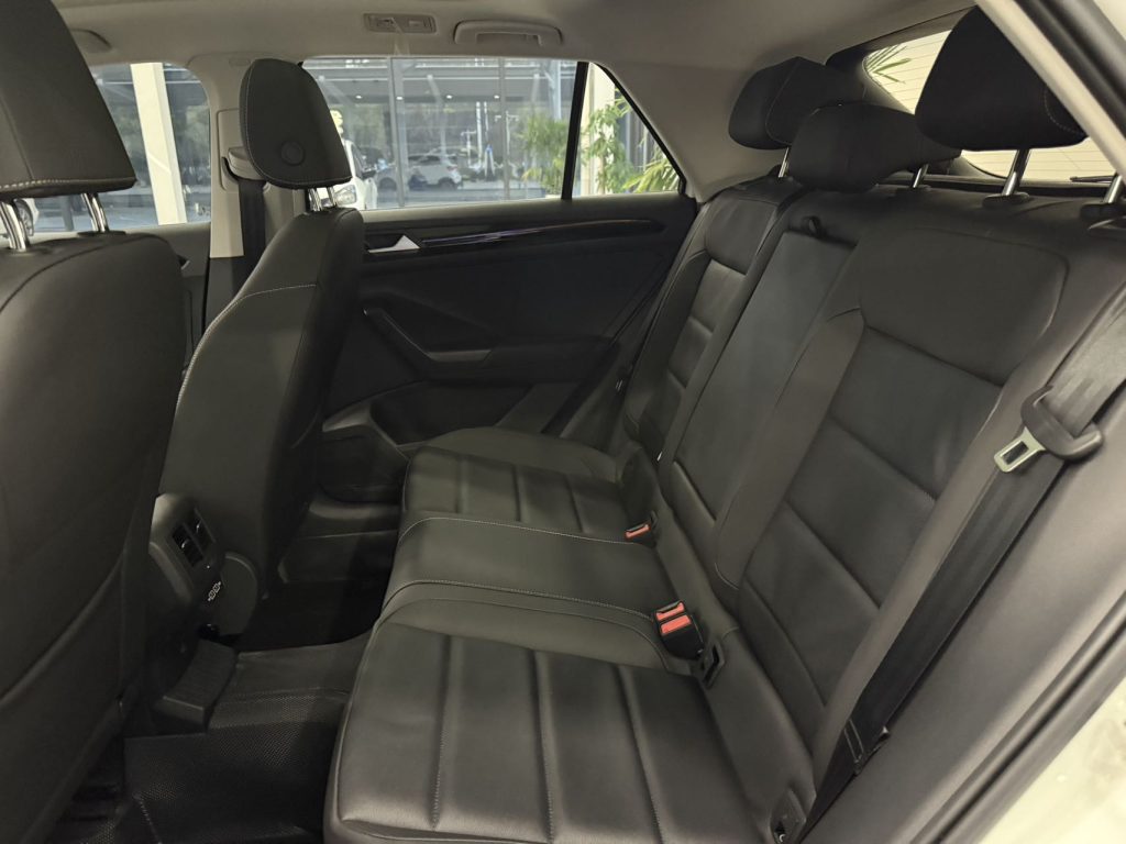 Volkswagen T-ROC 2022 года 280TSI DSG Передний привод Comfort PLUS - Huishida Trading