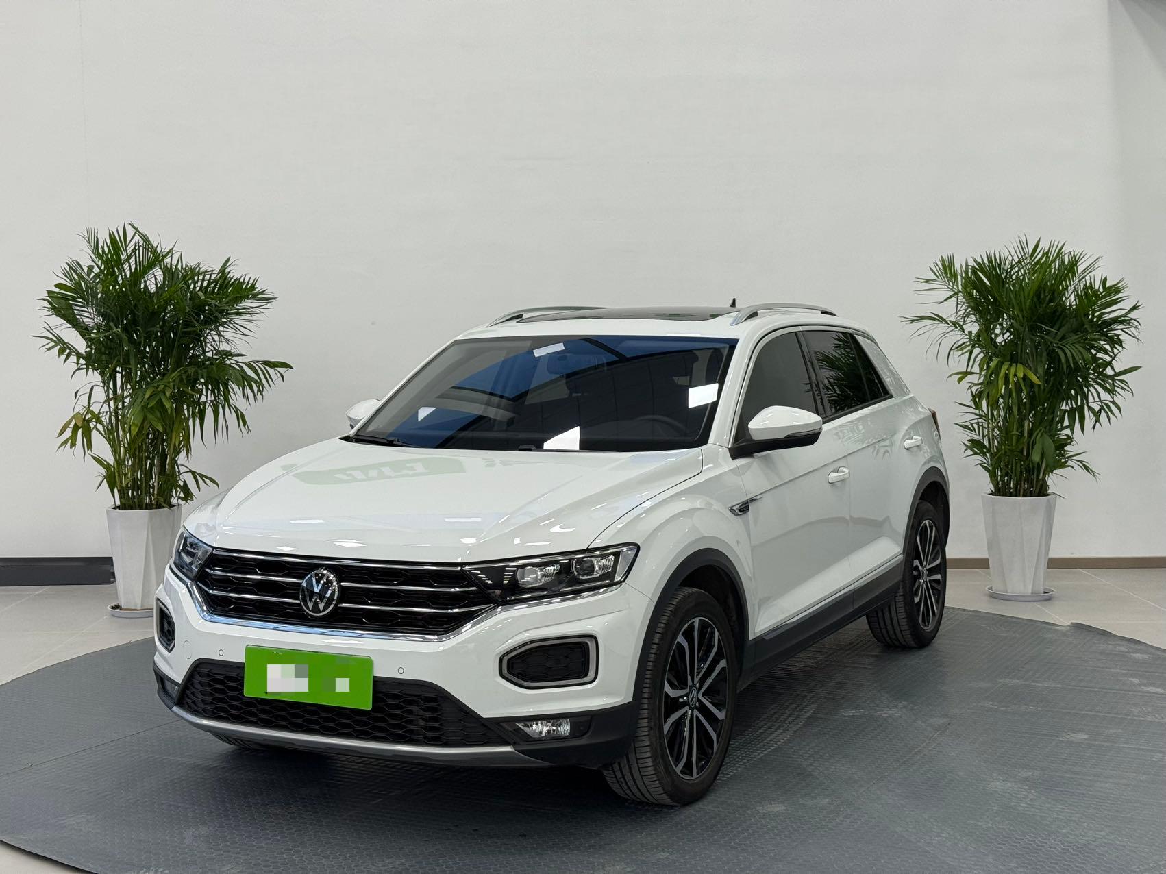 Volkswagen T-ROC  2022 года  280TSI DSG Передний привод Comfort PLUS