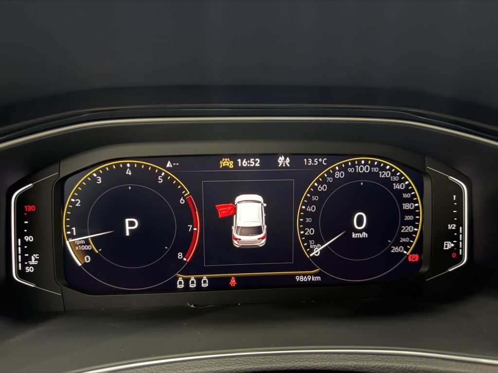 Volkswagen T-ROC 2022 года 280TSI DSG Передний привод Comfort PLUS - Huishida Trading