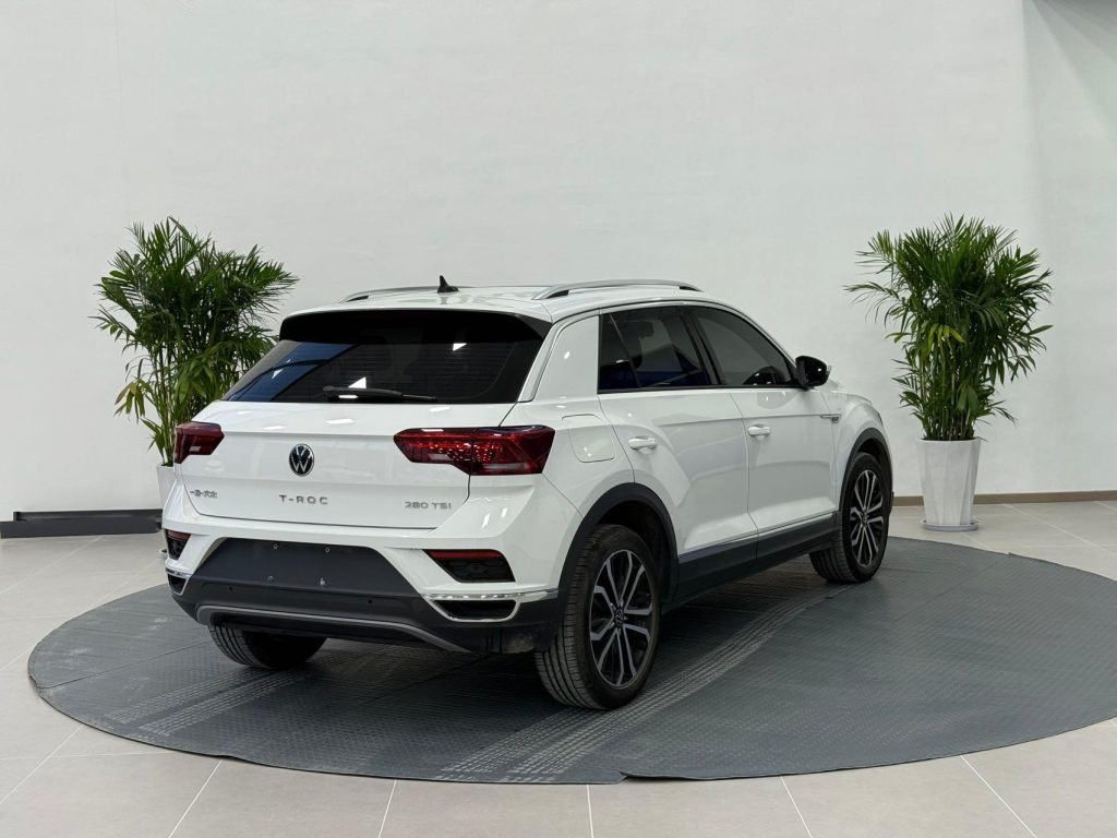 Volkswagen T-ROC 2022 года 280TSI DSG Передний привод Comfort PLUS - Huishida Trading