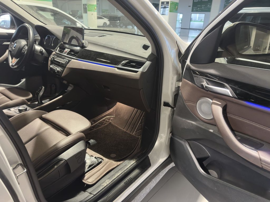 BMW X1 2021 модельного года Обновленный sDrive20Li Sport Line - Huishida Trading