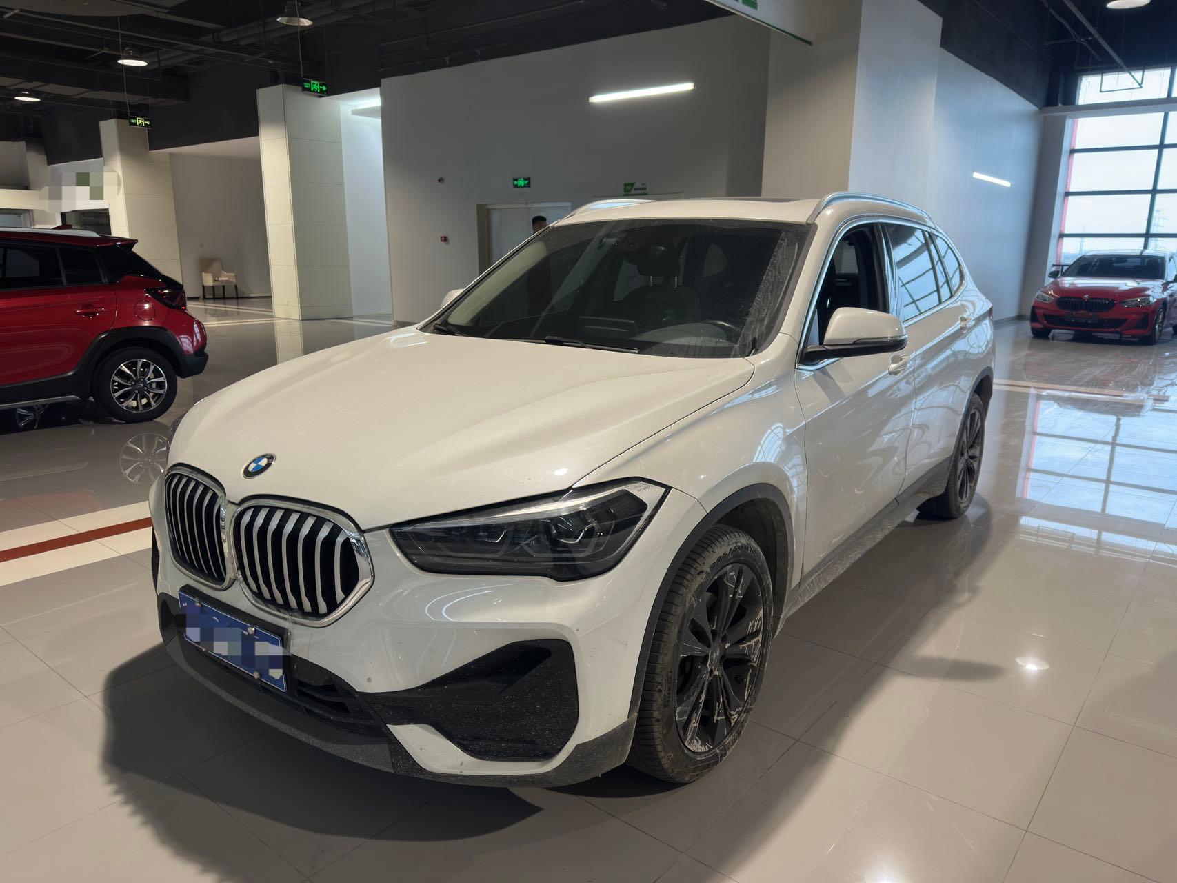 BMW X1  2021 модельного года  Обновленный  sDrive20Li  Sport Line