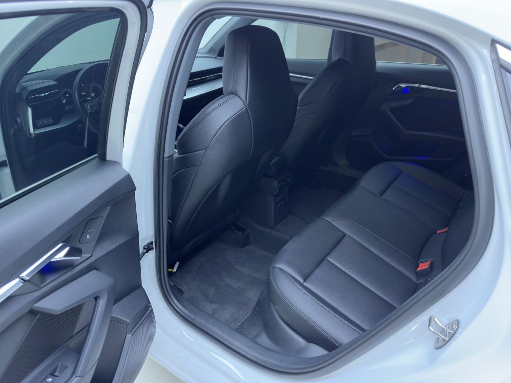 Audi A3 2021 модельный год A3L Limousine 35 TFSI Комплектация Ambition Elegance - Huishida Trading