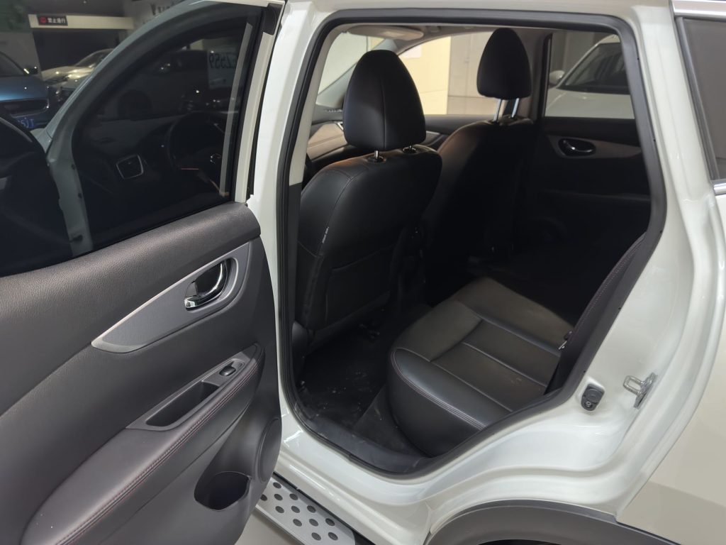 Nissan QASHQAI 2022 года 2,0 л CVT XV Premium Luxury Edition - Huishida Trading