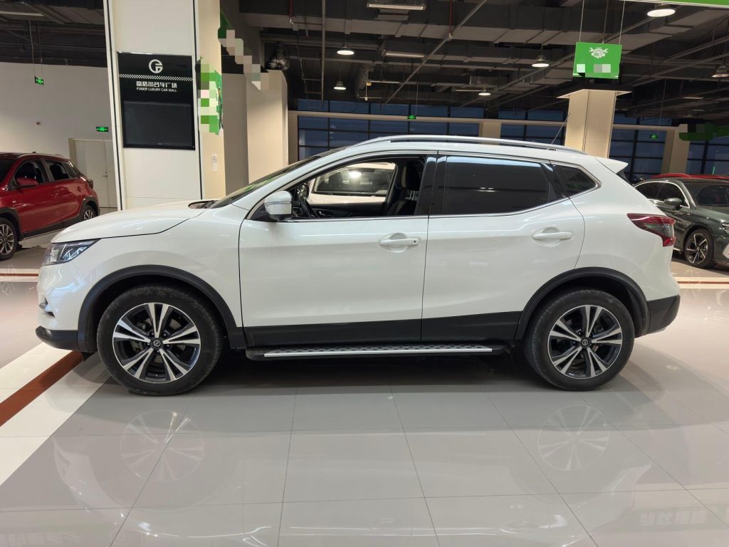 Nissan QASHQAI 2022 года 2,0 л CVT XV Premium Luxury Edition - Huishida Trading