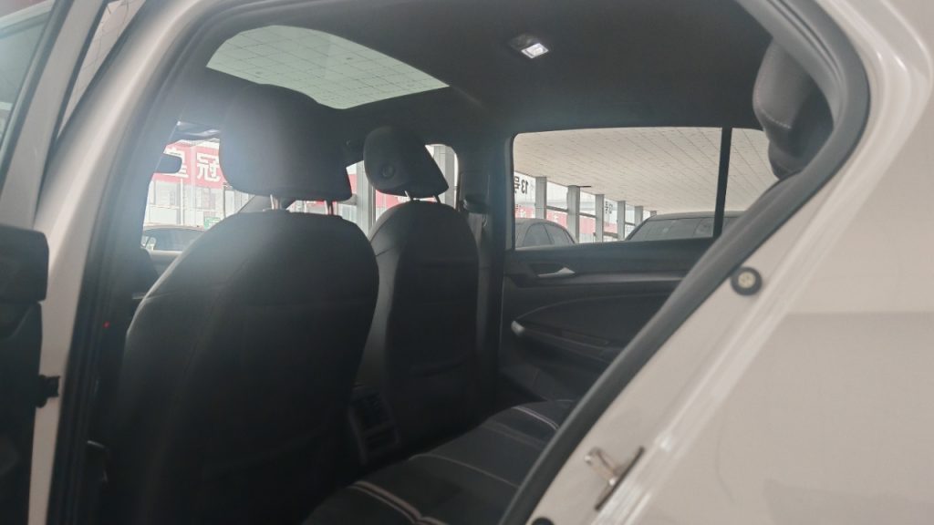 Volkswagen Golf 2021 280TSI DSG R-Line - Huishida Trading