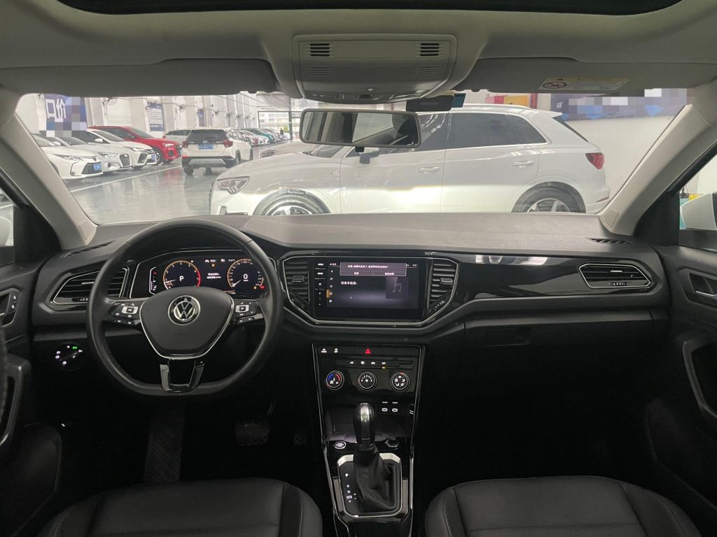 Volkswagen T-ROC 2021 Модель 1.4TSI 280TSI Двухколесный привод Comfort Smart Connect Edition Автоматическая коробка передач - Huishida Trading