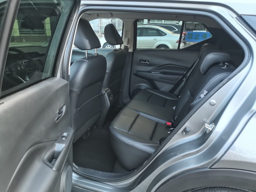 Nissan Kicks 2022 1.5L XV CVT Luxury Edition - Huishida Trading