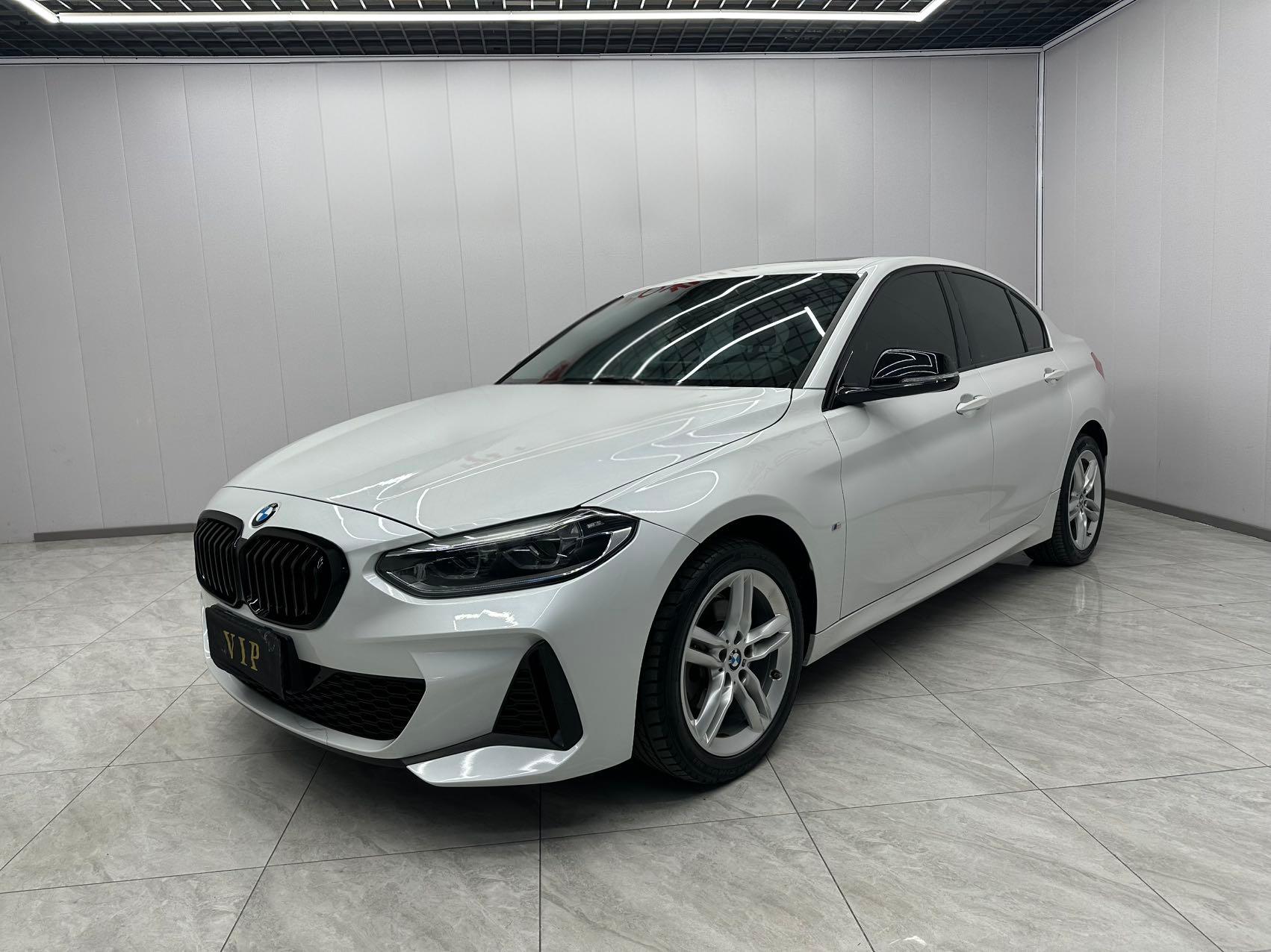 BMW 1 серии  2021 Facelift  120i M Sport Night Edition