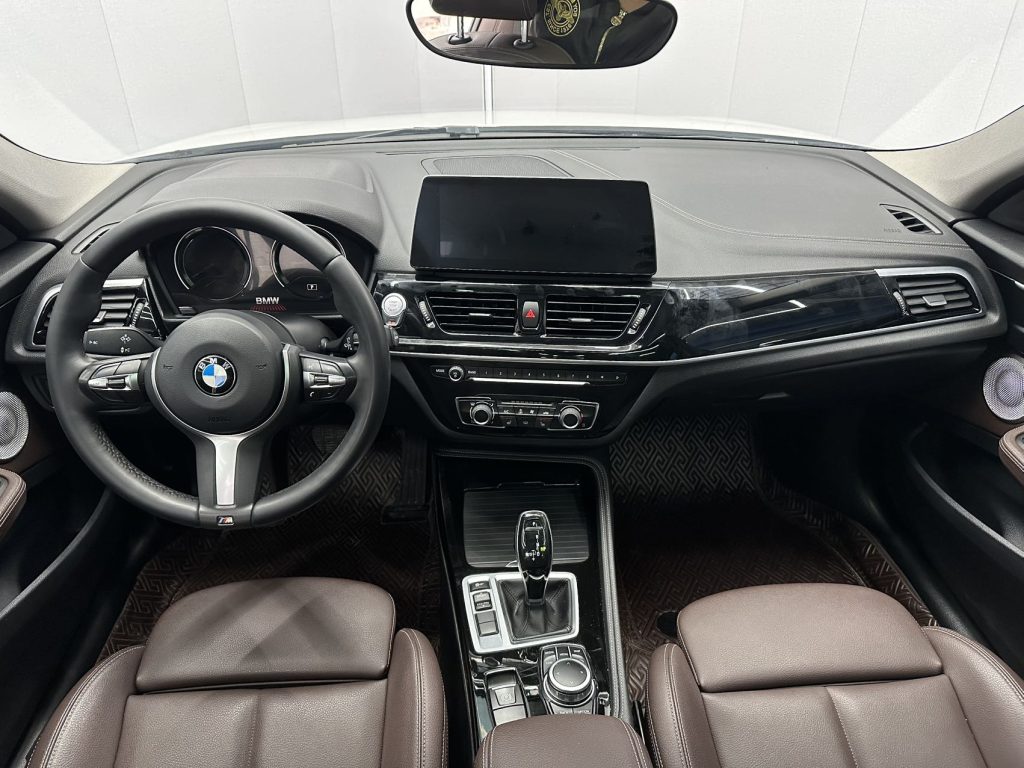 BMW 1 серии 2021 Facelift 120i M Sport Night Edition - Huishida Trading