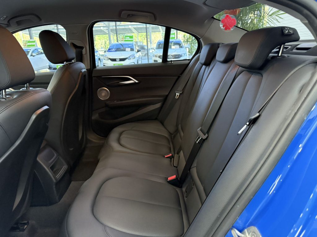 BMW 1 серии 2021 Facelift 120i M Sport - Huishida Trading