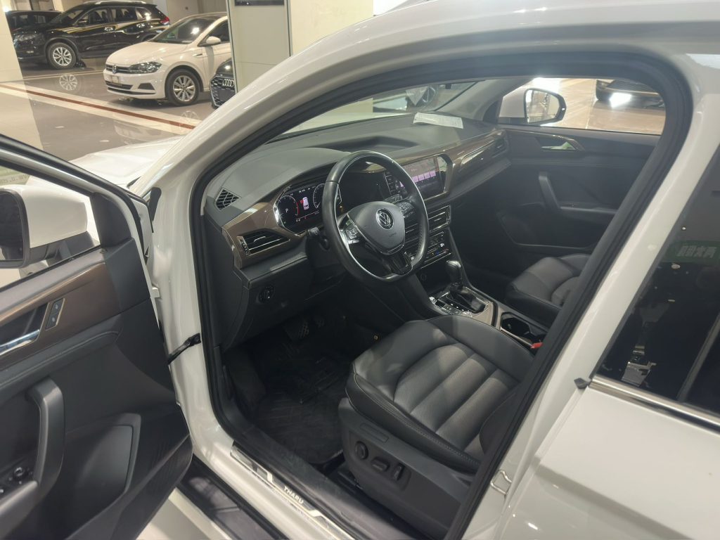 Volkswagen Tharu 2022 280TSI с передним приводом, версия Luxury Edition - Huishida Trading
