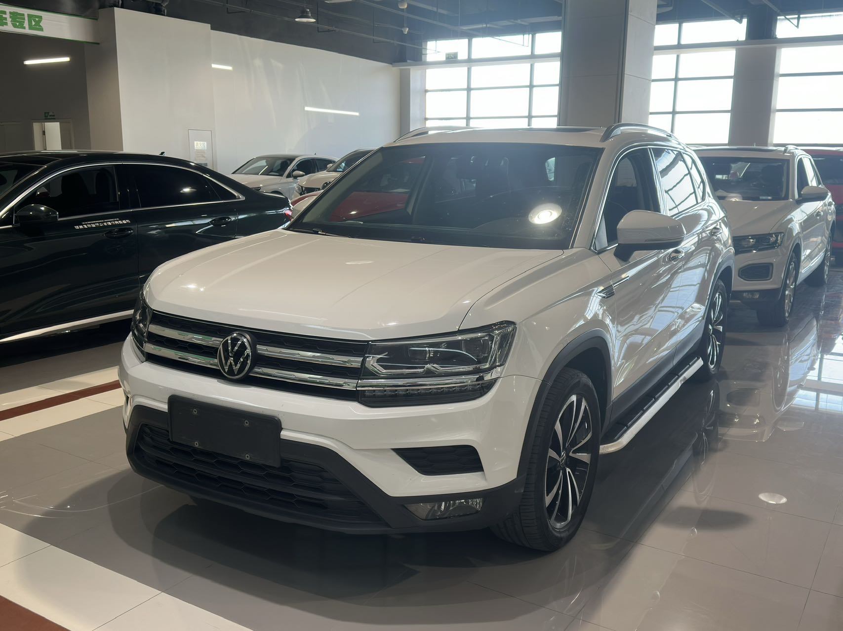 Volkswagen Tharu  2022 280TSI с передним приводом, версия Luxury Edition